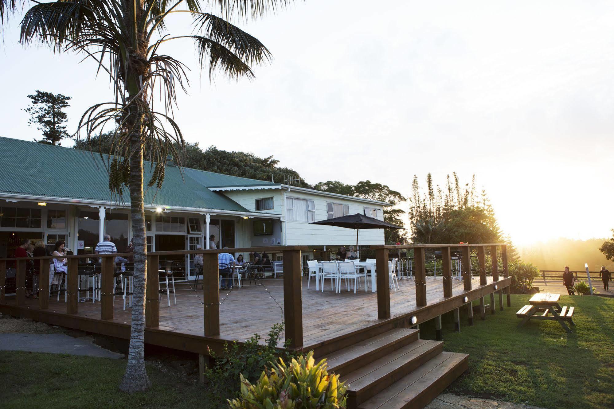 Castaway Norfolk Island Hotel Burnt Pine Exterior photo